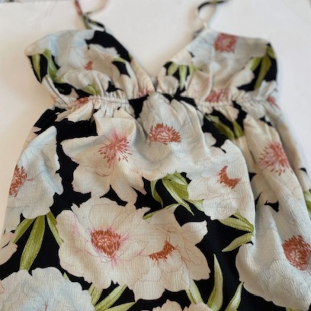 Floral Sleeveless Tieback Dress